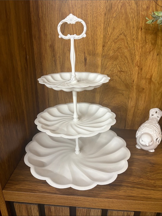 Other - White 3-Tier Decorative Serving Stand - Home Kitchen